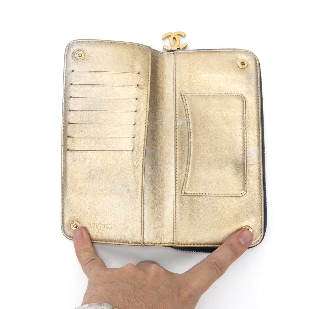 Chanel CC Zip Around Wallet - Picture 4 of 7